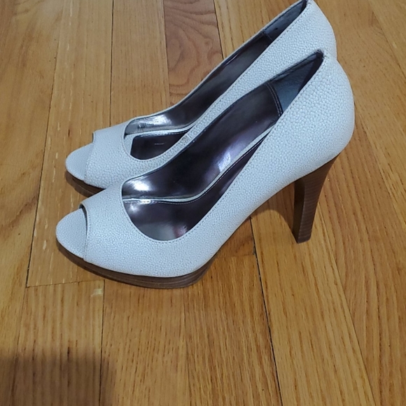 Shoes - Picture 2 of 2